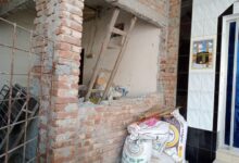 আড়াইহাজারে মসজিদের দেয়াল ভেঙে দোকান তৈরির, সভাপতিকে মারধর
