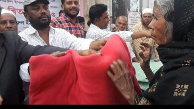 গোপালদী পৌর যুবলীগের উদ্দ্যেগে শীতার্তদের মাঝে কম্বল বিতরণ