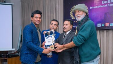 সেরা লেখকের সম্মাননা পেলেন আড়াইহাজারের মাহবুব