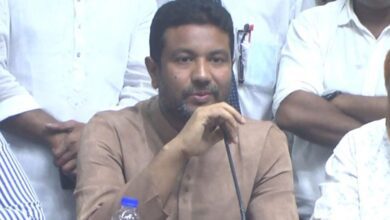 আ. লীগের লোকজন বিএনপির পরিচয়ে এরকম লুটপাট করছে: আজাদ