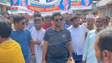 আওয়ামীলীগের চোর বাবু বোরকা পইরা পলাইছে : আজাদ