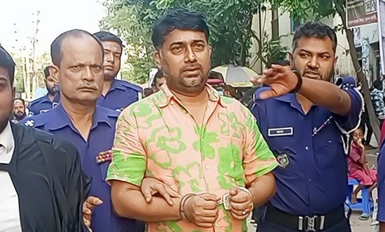 আড়াইহাজার উপজেলার সাবেক চেয়ারম্যান স্বপন ৫ দিনের রিমান্ডে 1 আড়াইহাজার উপজেলার সাবেক চেয়ারম্যান স্বপন ৫ দিনের রিমান্ডে
