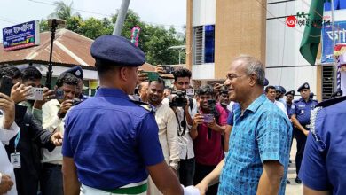 আড়াইহাজার থানা পরিদর্শন করেন স্বরাষ্ট্র উপদেষ্টা লেফটেন্যান্ট জেনারেল (অব.) মো. জাহাঙ্গীর আলম চৌধুরী