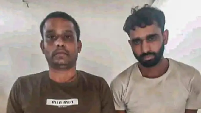 আড়াইহাজারে ৭৭০ পিস ইয়াবাসহ দুই মাদক কারবারি গ্রেফতার